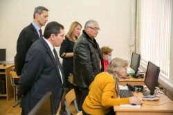 В КБГУ планируют обучить около 350 пенсионеров компьютерной грамотности