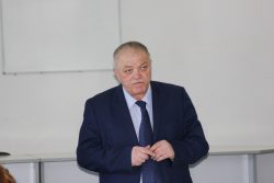 В ИПК КБГУ прочитал лекцию доктор биологических наук  А. М. Биттиров