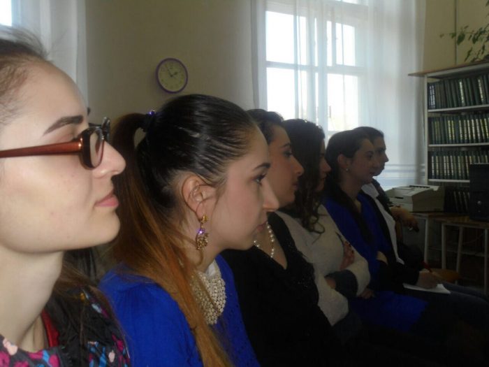 Cтуденты Педагогического института встретились с поэтом-песенником Виндижевой Марией Николаевной