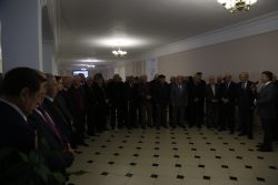 В КБГУ увековечили память о третьем ректоре Владимире Тлостанове   