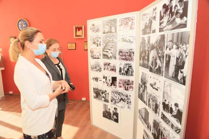 В Музей истории КБГУ переданы новые экспонаты