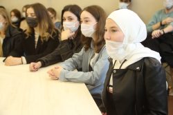 Зачем развивать полилингвальные коммуникации, выяснили в КБГУ