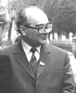 Тлостанов Владимир Калиметович (1931 – 1994)