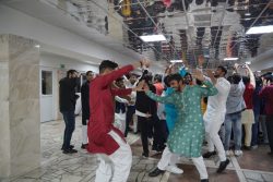 Зажигательно весело в КБГУ отметили Новый год по-индийски