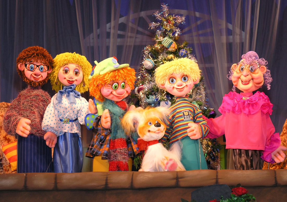 куклы из кукольного театра