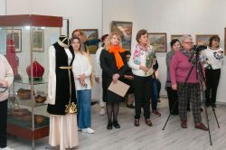 Коллекция ногайских костюмов доцента КБГУ представлена на выставке в Ессентуках