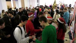 Новогоднее волшебство – своими руками: в КБГУ вновь заработала благотворительная ярмарка