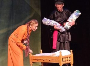 15 июня в 19:00 в Кабардинском драматическом театре им. Шогенцукова состоится пьеса – «Как мой дедушка женился» (Си адэшхуэм фыз къызэришар) по мотивам Акакий Гецадзе