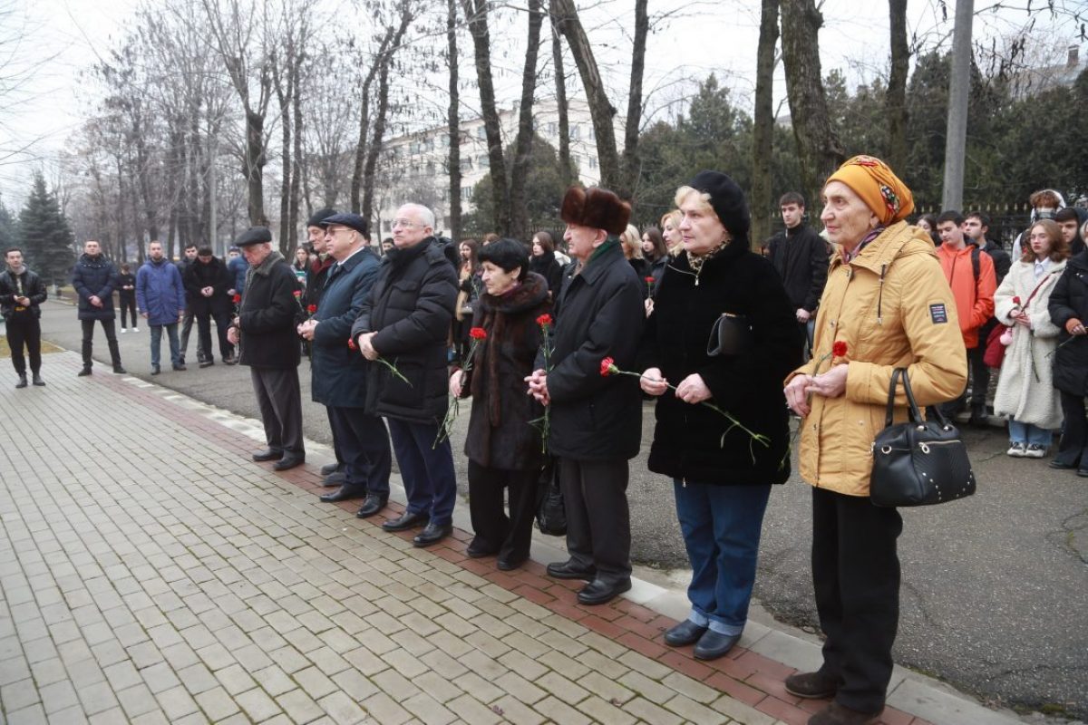 80-летие победы в Сталинградской битве отметили в КБГУ | Официальный сайт  Кабардино-Балкарского Государственного Университета им. Х.М.  БербековаОфициальный сайт Кабардино-Балкарского Государственного  Университета им. Х.М. Бербекова