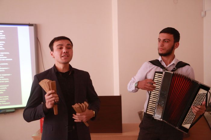 Юрист, поэт, лицо кавказской национальности… В КБГУ прошла встреча с многогранным Мухамедом Огузовым