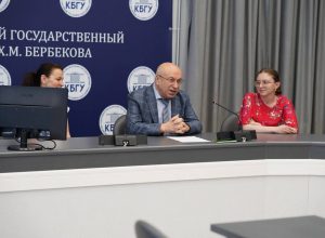 И.о. ректора КБГУ Юрий Альтудов встретился с абитуриенткой-стобалльницей