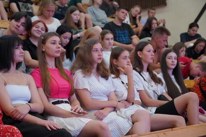 Какими секретами поделились представители Российского общества «Знание» со школьниками из ДНР?