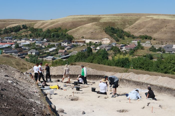 Студенты КБГУ – участники Северо-Кавказской археологической экспедиции – 2023
