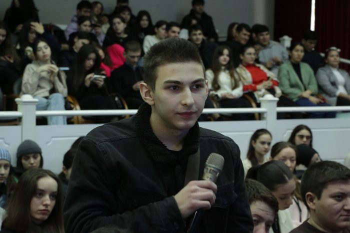 Как построить успешный бизнес, студентам КБГУ рассказал предприниматель Андрей Азаров