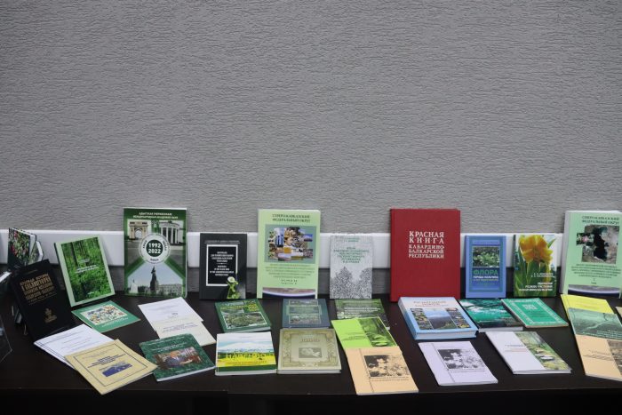 В КБГУ прошла презентация серии книг профессора Сафарбия Шхагапсоева, изданной к его 70-летию