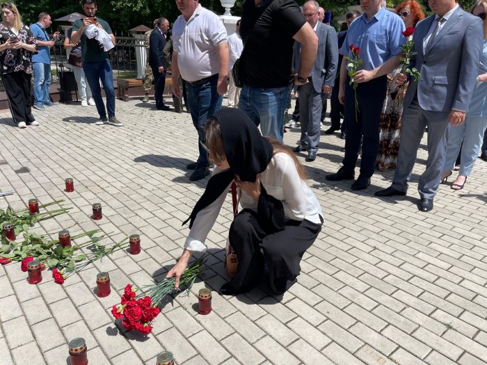 В КБГУ состоялся республиканский митинг памяти жертв чудовищных атак на Севастополь и Дагестан
