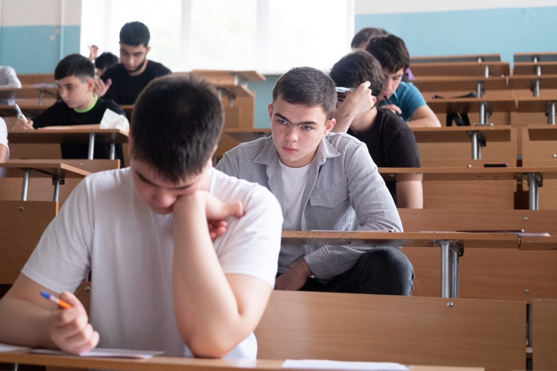 На базе КБГУ школьники и учащиеся колледжей КБР сдали вступительное тестирование на курсы «ЯПрограммист»