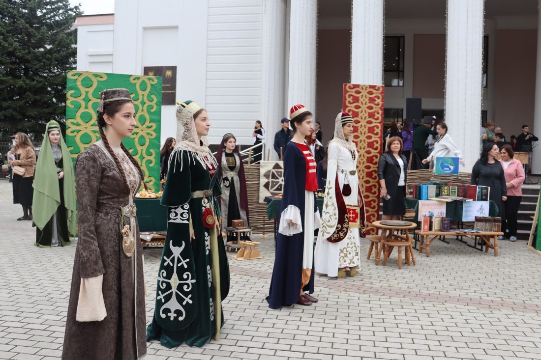 В КБГУ отметили День адыгов (черкесов)