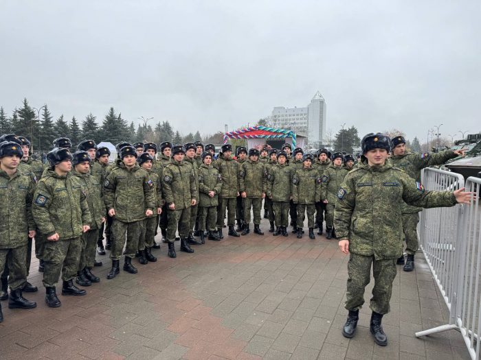 Смотр трофейной военной техники иностранных армий, подбитой и захваченной в процессе СВО