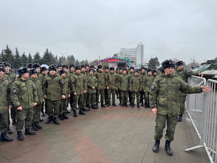 Смотр трофейной военной техники иностранных армий, подбитой и захваченной в процессе СВО