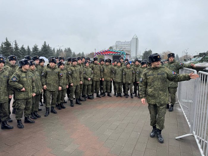 Смотр трофейной военной техники иностранных армий, подбитой и захваченной в процессе СВО