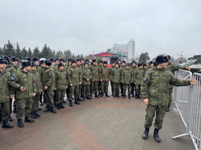 Смотр трофейной военной техники иностранных армий, подбитой и захваченной в процессе СВО