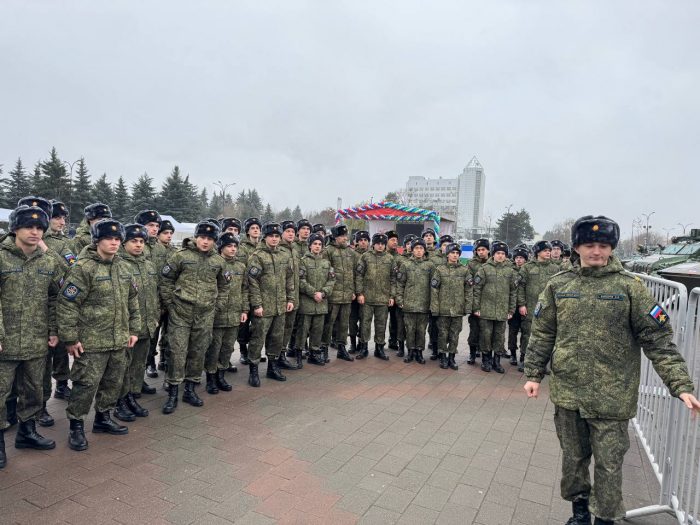 Смотр трофейной военной техники иностранных армий, подбитой и захваченной в процессе СВО