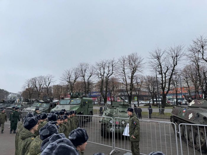 Смотр трофейной военной техники иностранных армий, подбитой и захваченной в процессе СВО