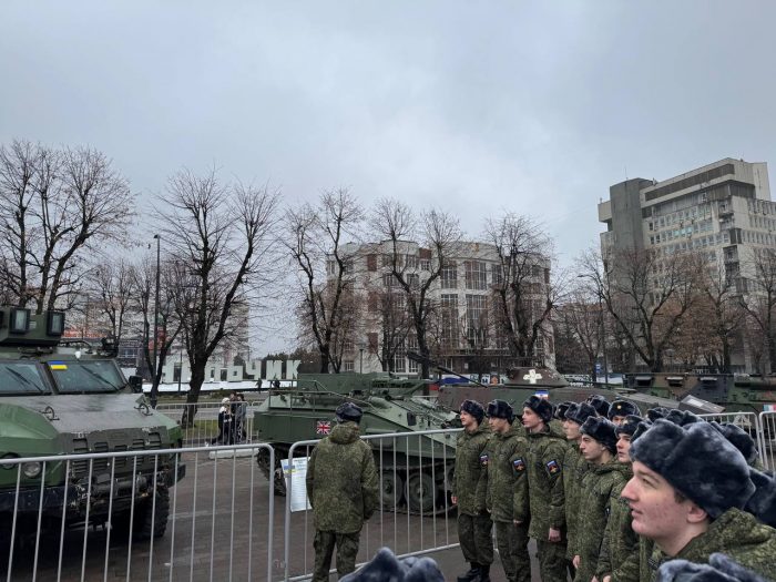 Смотр трофейной военной техники иностранных армий, подбитой и захваченной в процессе СВО