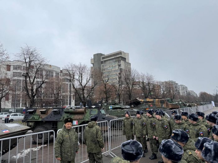 Смотр трофейной военной техники иностранных армий, подбитой и захваченной в процессе СВО