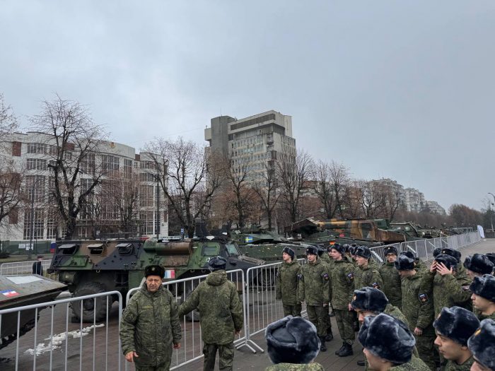 Смотр трофейной военной техники иностранных армий, подбитой и захваченной в процессе СВО