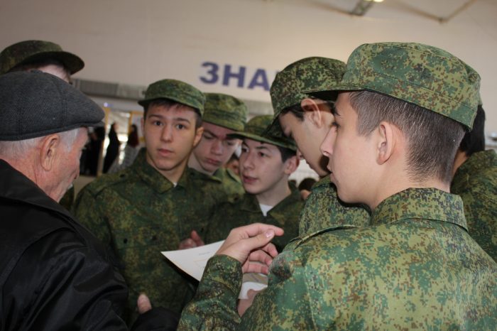 И посоревновались, и солдатской каши отведали! В КБГУ прошел спортивно-патриотический квест «Искра»