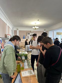 Институт математики и естественных наук КБГУ принял участие в работе ярмарки трудоустройства «Работа России. Время возможностей».