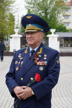 В рамках празднования 80-летия Великой Победы и Года защитника Отечества в Кабардино-Балкарском государственном университете им. Х.М. Бербекова состоялась встреча с героями Российской Федерации Виктором Маркеловым и Сергеем Борисюком.