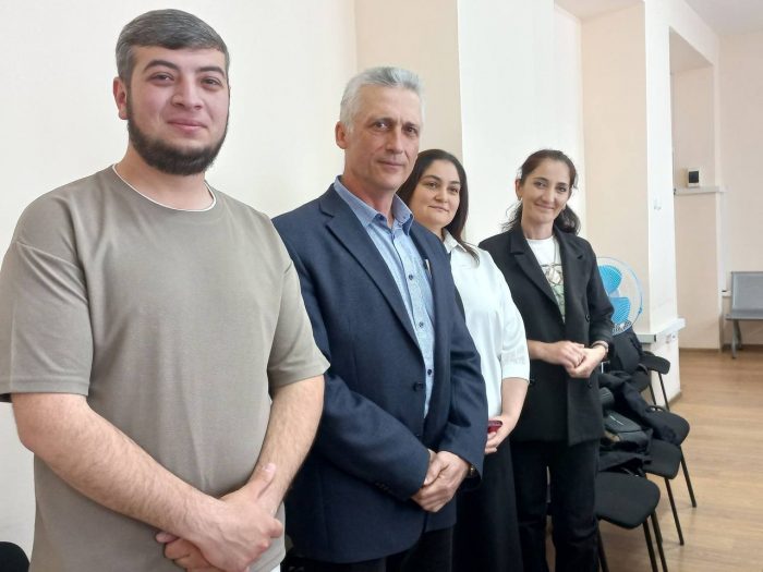 В КИТиЭ КБГУ прошло награждение победителей и призёров по олимпиадам: «Прикладная Электроника 2025»; ежегодная олимпиада по математике среди студентов СПО и школьников «Четвертое измерение»; ежегодная III олимпиада по программированию среди школьников и студентов СПО.
