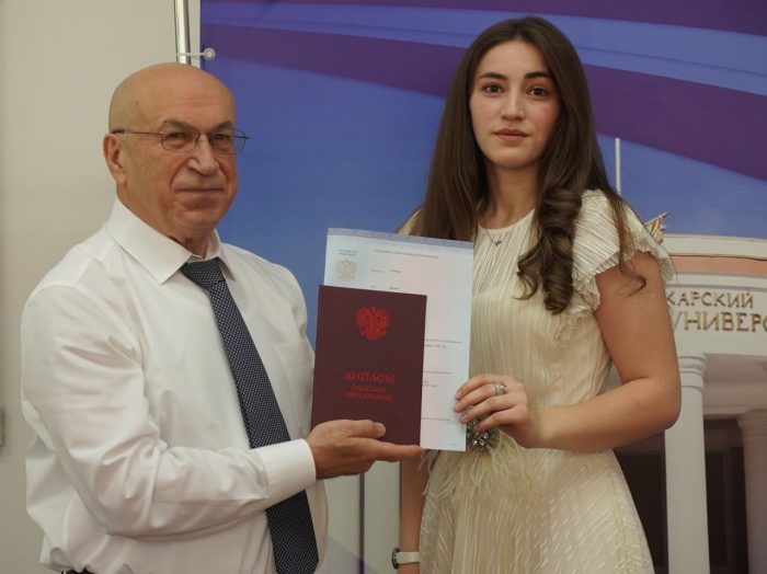 Казбек Коков поздравил выпускников КБГУ