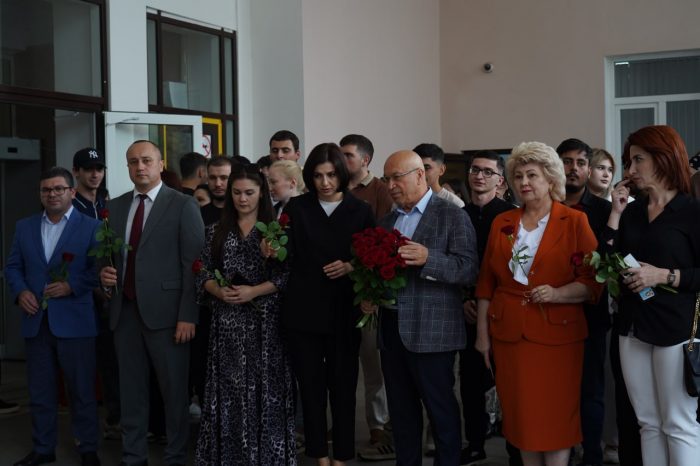 В КБГУ почтили память жертв трагедии в Беслане