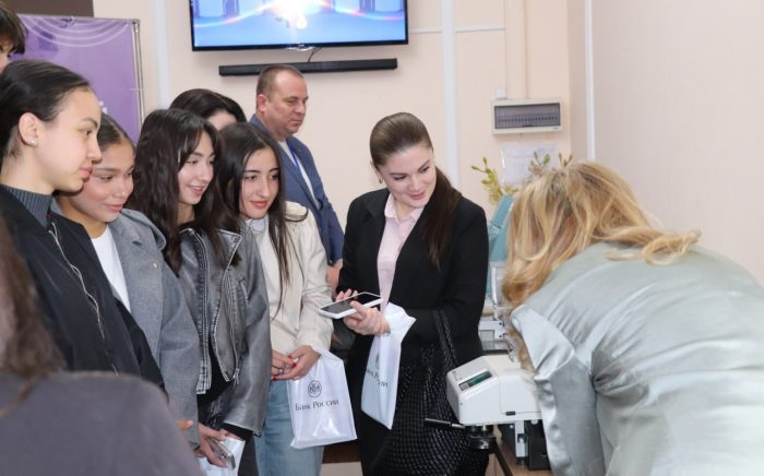 Студенты колледжа информационных технологий и экономики КБГУ приняли участие в Дне открытых дверей Банка России