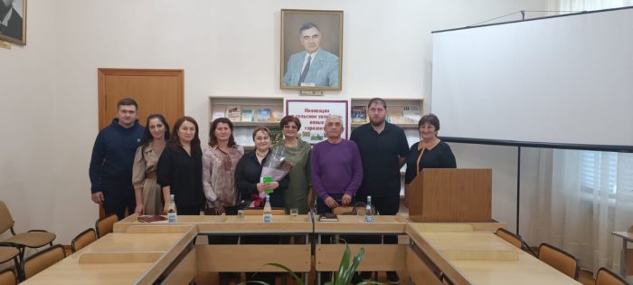 В государственной национальной библиотеке им. Т. К. Мальбахова прошёл круглый стол «Путь в науку» в рамках проекта Десятилетия науки и технологий в Российской Федерации.