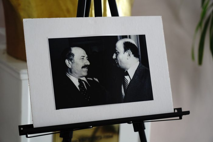 К 108-летию Кайсына Кулиева: в КБГУ открылась фотовыставка «На мир смотрите добрыми глазами»