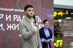 «Мир и радость вам, живущие»: студент КБГУ представил фильм о Кайсыне Кулиеве «Мир и радость вам, живущие»: студент КБГУ представил фильм о Кайсыне Кулиеве