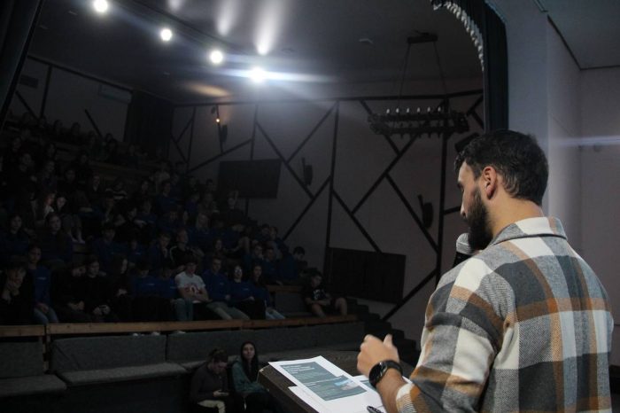 В КБГУ школьникам из Луганска рассказали о жизни и творчестве Юрия Темирканова