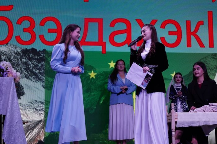 В Педагогическом колледже КБГУ прошел конкурс на знание языка и традиций адыгского народа