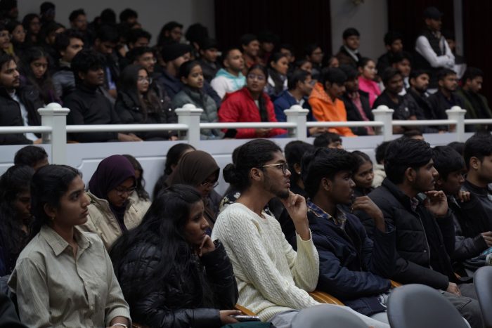 «Другой тип риска»: в КБГУ прошел открытый разговор о вреде вейпов с иностранными студентами