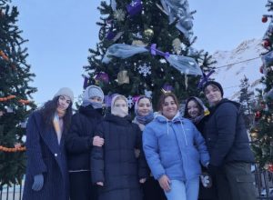 Новогоднее волшебство на поляне Азау: результат работы студентов ИМТиИГ