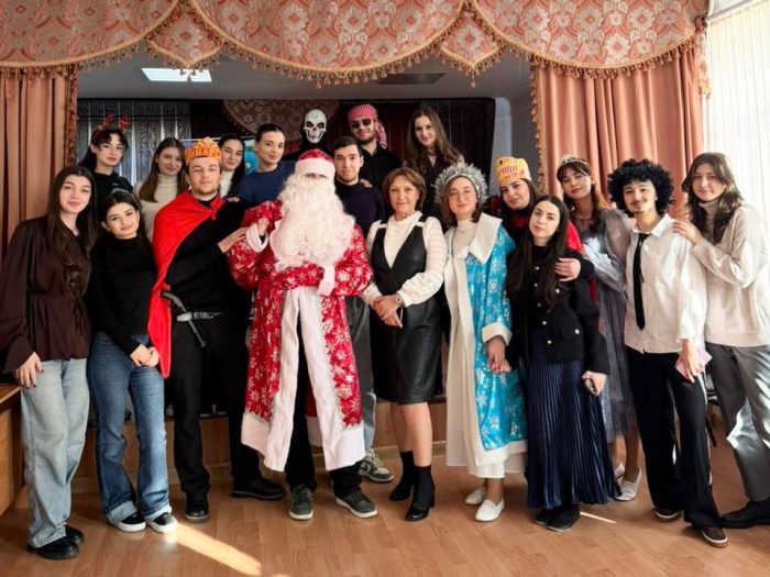 Новогодняя сказка от сердца: студенты Медицинской академии КБГУ подарили праздник детям с особыми потребностями