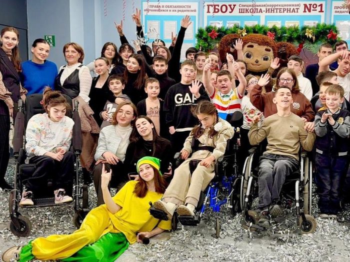 Новогодняя сказка от сердца: студенты Медицинской академии КБГУ подарили праздник детям с особыми потребностями