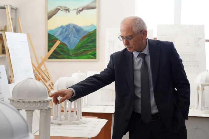 От античных канонов к современным формам: в КБГУ прошёл смотр работ будущих архитекторов