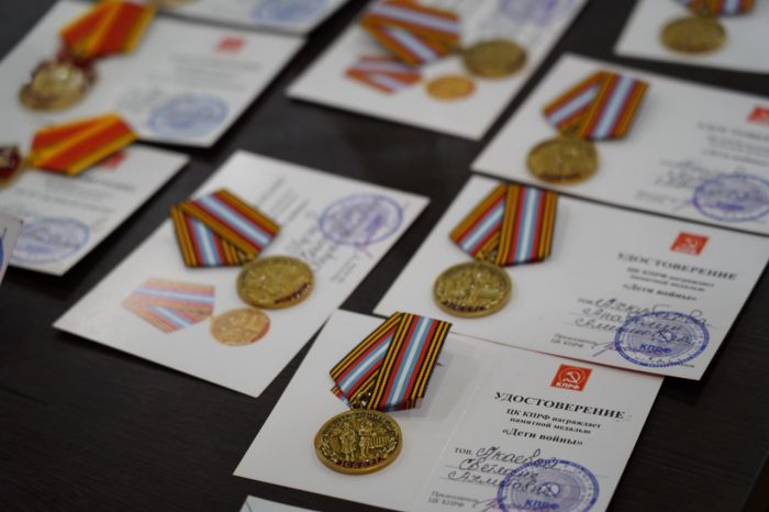 В КБГУ поздравили ветеранов вуза с наступающим Новым годом