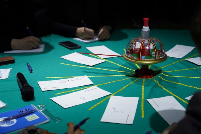 Новогодняя битва эрудитов: в КБГУ прошёл праздничный турнир «ЧГК»